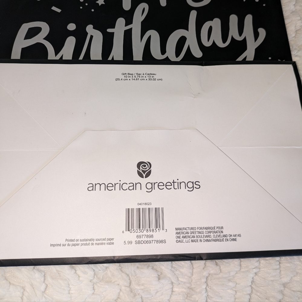 ❤ Birthday Gift Bags | Celebration Party Gift | Paper Gift Bag | Hallmark - Picture 16 of 16